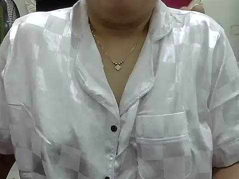 Sarah no land online show from 03.25.26