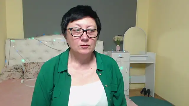 EmilyL0ve online show from 05.04.26
