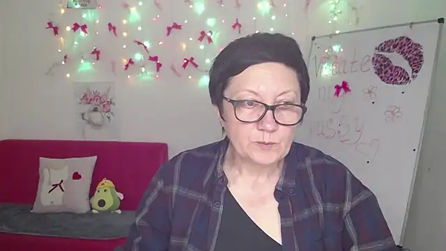 EmilyL0ve online show from 05.05.26