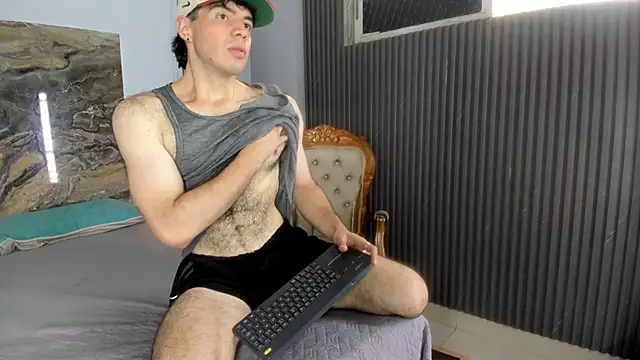 Snapshot of VelloTouch chatting on 01.09.26 VelloTouch online show from 01.09.26