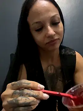 Snapshot of HyaraMoon chatting on 01.09.26 HyaraMoon online show from 01.09.26