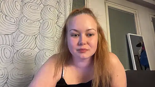 Snapshot of sweet-iina chatting on 02.18.26 sweet-iina online show from 02.18.26