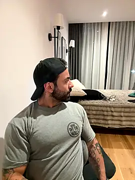 Snapshot of miniman99 chatting on 01.06.26 miniman99 online show from 01.06.26