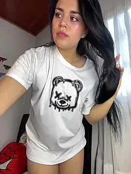 sophyy white online show from 03.14.26