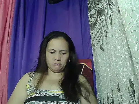 Snapshot of prettymomma24xx chatting on 06.21.26 prettymomma24xx online show from 06.21.26