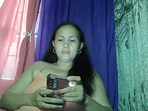 Snapshot of prettymomma24xx chatting on 06.28.26 prettymomma24xx online show from 06.28.26