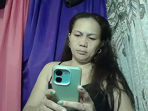 Snapshot of prettymomma24xx chatting on 08.02.26 prettymomma24xx online show from 08.02.26