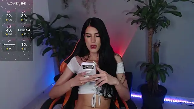 Snapshot of Lovely_bella_ chatting on 04.24.26 Lovely bella online show from 04.24.26
