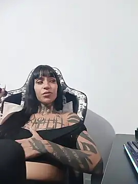 Snapshot of jazmin_wolf chatting on 06.24.26 jazmin wolf online show from 06.24.26