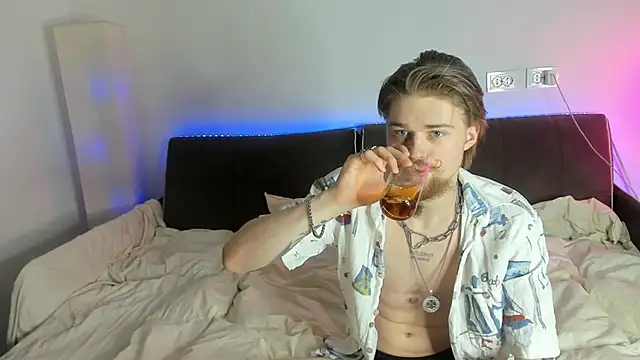 Snapshot of Lev_Miller chatting on 02.26.26 Lev Miller online show from 02.26.26