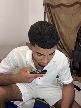 Snapshot of youngalexofficial chatting on 02.22.26 youngalexofficial online show from 02.22.26