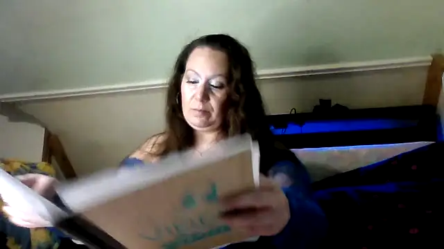 Snapshot of DallaStone chatting on 10.12.25 DallaStone online show from 10.12.25