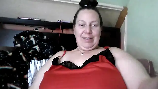 Snapshot of DallaStone chatting on 10.25.25 DallaStone online show from 10.25.25