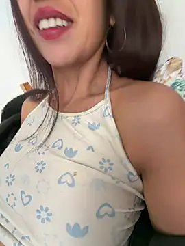 Snapshot of Debbie_girl chatting on 02.05.26 Debbie girl online show from 02.05.26