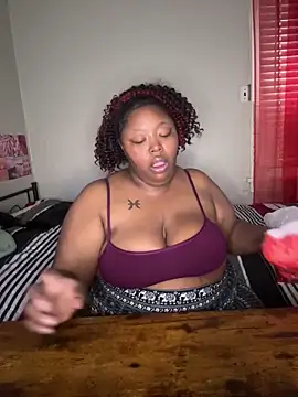 Chocolatebunnyxx96 online show from 03.03.26