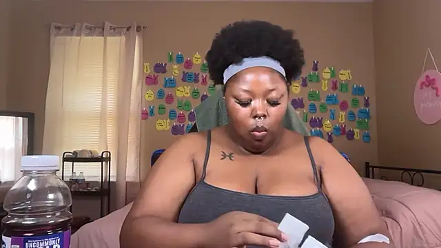 Chocolatebunnyxx96 online show from 07.14.26