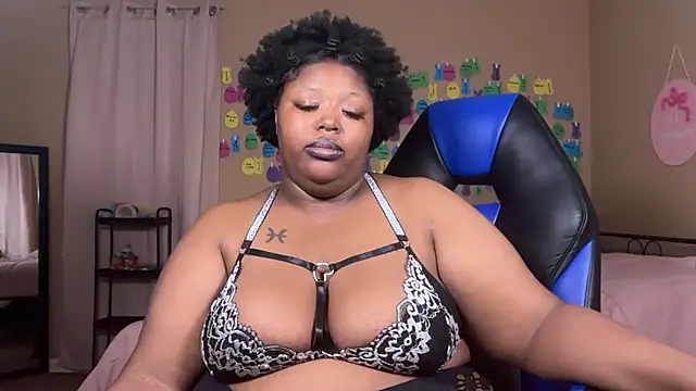 Chocolatebunnyxx96 online show from 07.16.26