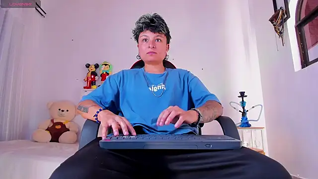 Zury Ramirez online show from 05.11.26
