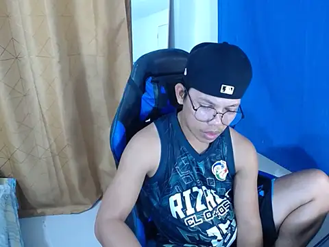 holly oreo online show from 07.05.26
