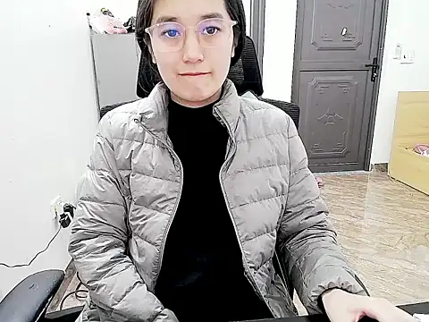 Snapshot of Shulee- chatting on 02.10.26 Shulee- online show from 02.10.26