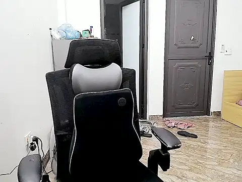 Snapshot of Shulee- chatting on 02.12.26 Shulee- online show from 02.12.26