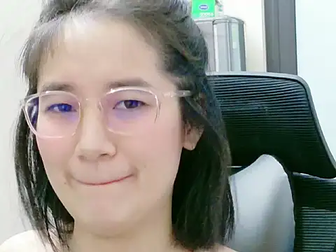 Snapshot of Shulee- chatting on 03.07.26 Shulee- online show from 03.07.26