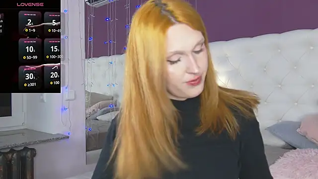 Snapshot of LunaBl1ss chatting on 02.13.26 LunaBl1ss online show from 02.13.26