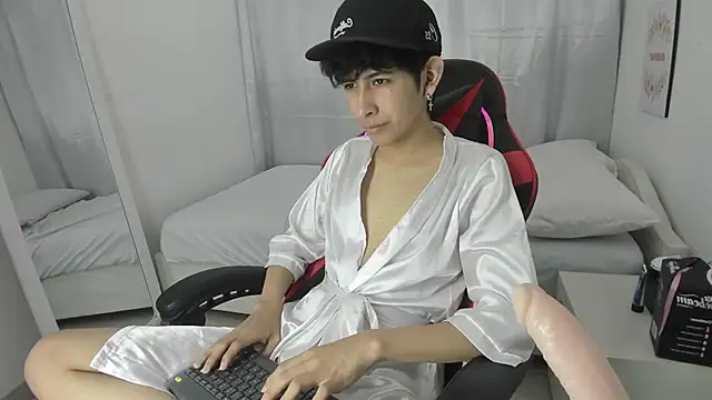 julian xx online show from 03.24.26