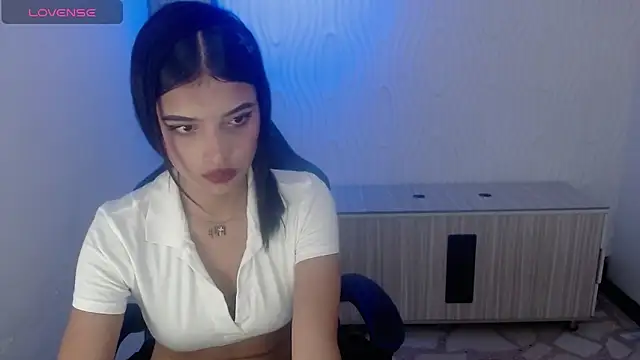 Snapshot of honeyluxe_ chatting on 02.04.26 honeyluxe online show from 02.04.26