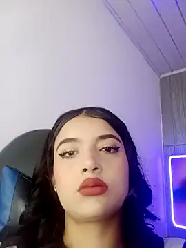 Snapshot of honeyluxe_ chatting on 02.12.26 honeyluxe online show from 02.12.26