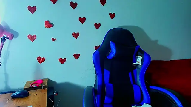 Snapshot of honeyluxe_ chatting on 02.15.26 honeyluxe online show from 02.15.26