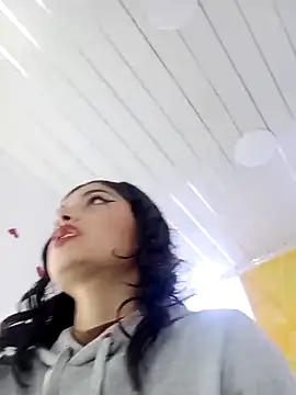 Snapshot of honeyluxe_ chatting on 02.17.26 honeyluxe online show from 02.17.26