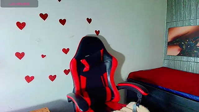 Snapshot of honeyluxe_ chatting on 02.20.26 honeyluxe online show from 02.20.26