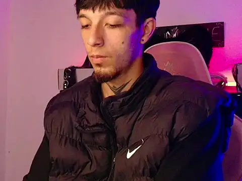 Snapshot of dark_rosse chatting on 02.17.26 dark rosse online show from 02.17.26