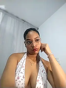 KATALINA SANTANA  online show from 04.25.26