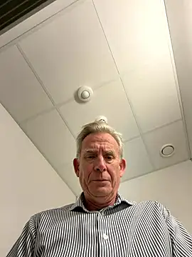 Pierre4tjyxx online show from 04.28.26