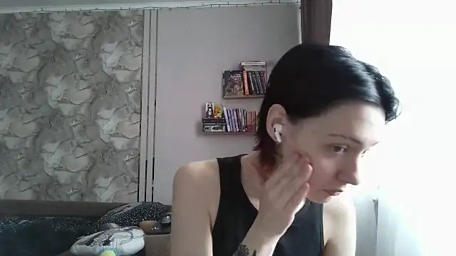 LxayBloom online show from 02.10.26