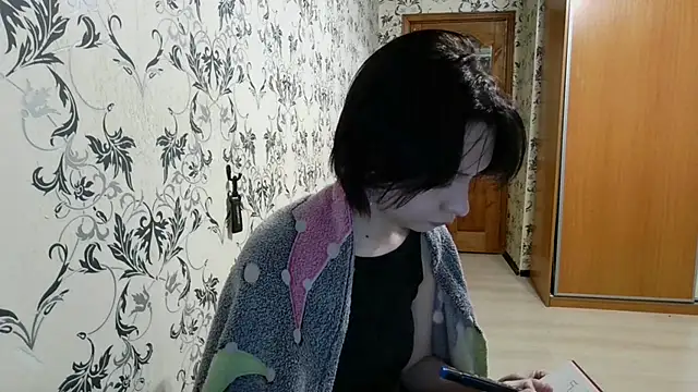 LxayBloom online show from 04.21.26