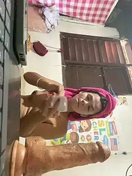 Snapshot of HugeNipsRosalinda chatting on 04.12.26 HugeNipsRosalinda online show from 04.12.26