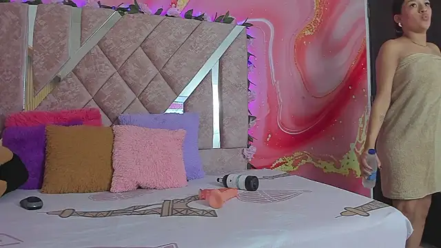 emily velvet   online show from 03.02.26