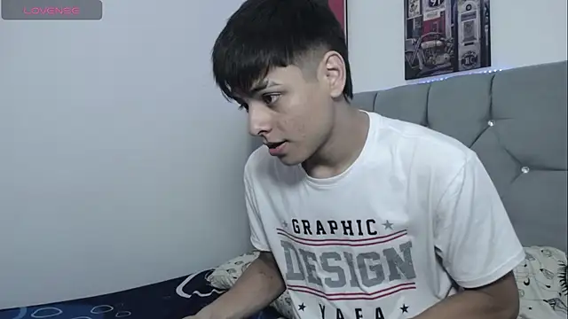 Snapshot of Loganjhonson19 chatting on 01.16.26 Loganjhonson19 online show from 01.16.26