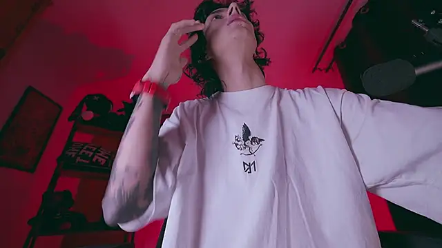 Snapshot of Olliver___y chatting on 01.06.26 Olliver y online show from 01.06.26