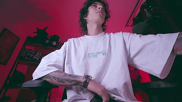 Snapshot of Olliver___y chatting on 02.26.26 Olliver y online show from 02.26.26