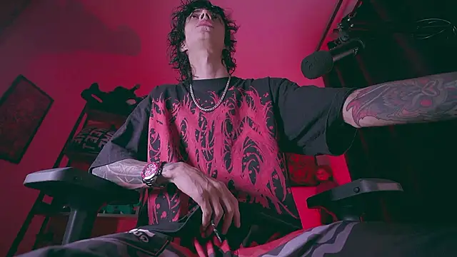 Snapshot of Olliver___y chatting on 03.02.26 Olliver y online show from 03.02.26