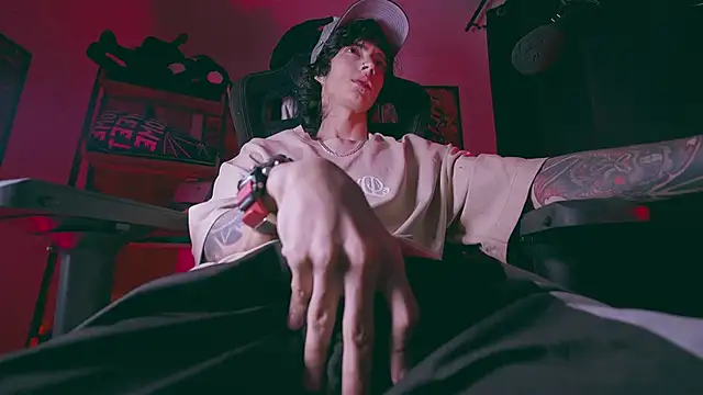 Snapshot of Olliver___y chatting on 03.05.26 Olliver y online show from 03.05.26