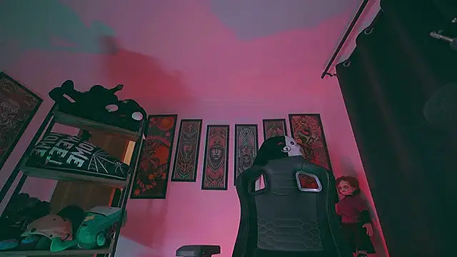 Snapshot of Olliver___y chatting on 03.15.26 Olliver y online show from 03.15.26