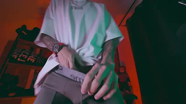 Snapshot of Olliver___y chatting on 03.30.26 Olliver y online show from 03.30.26