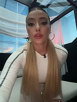 Snapshot of Ginevrafedez chatting on 06.14.26 Ginevrafedez online show from 06.14.26