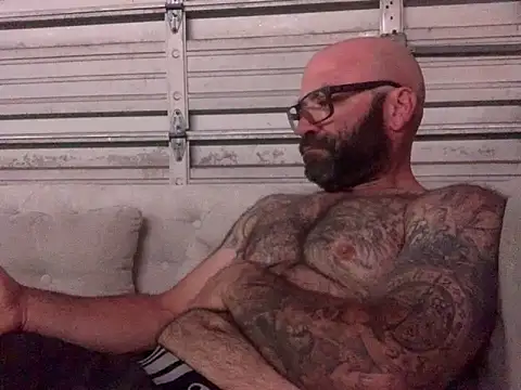 Snapshot of calimeatstick chatting on 03.01.26 calimeatstick online show from 03.01.26