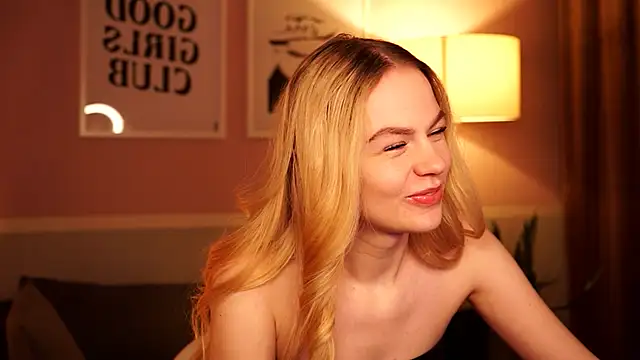 Snapshot of secretdesireee chatting on 01.13.26 secretdesireee online show from 01.13.26